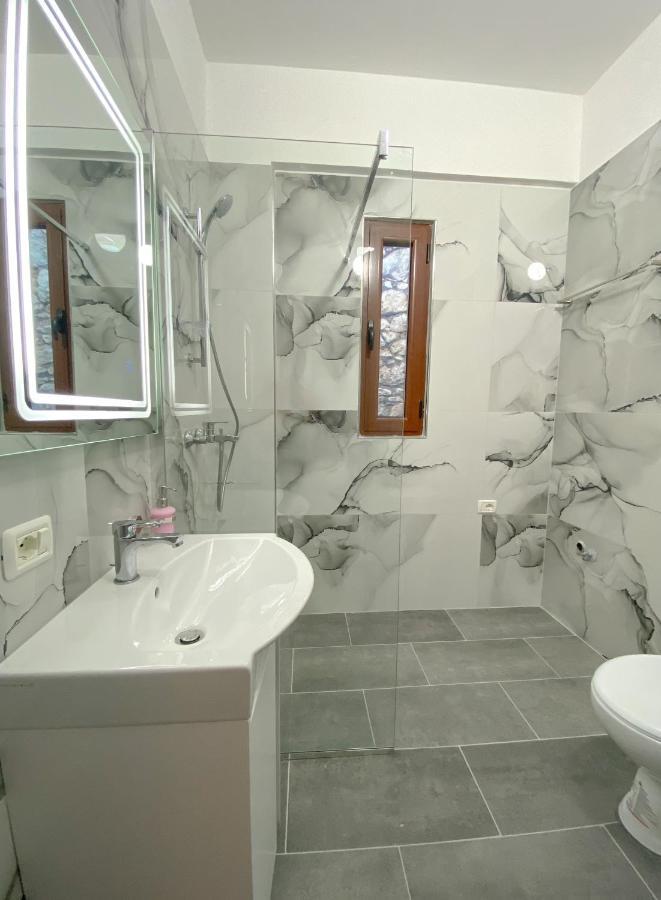 Family Apartments Himara Exterior foto